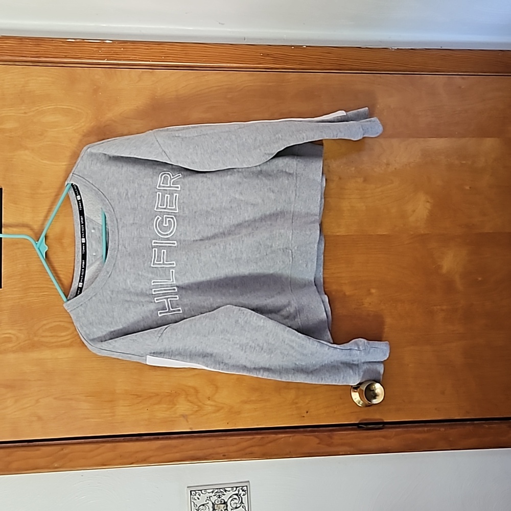 Tommy Hilfger Crop Length Sweatshirt
